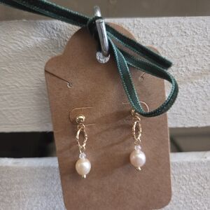 Elegant Gold and Pearl Drop Earrings